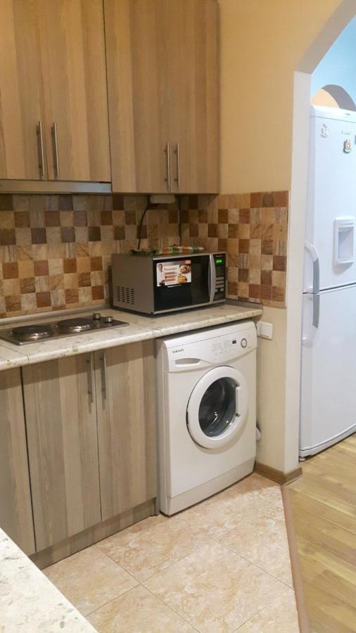 Apartment On Aleksandr Pushkin Street ティビリシ エクステリア 写真